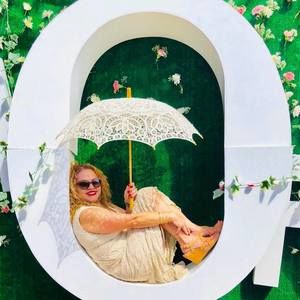 Meet your Posher, Veronica